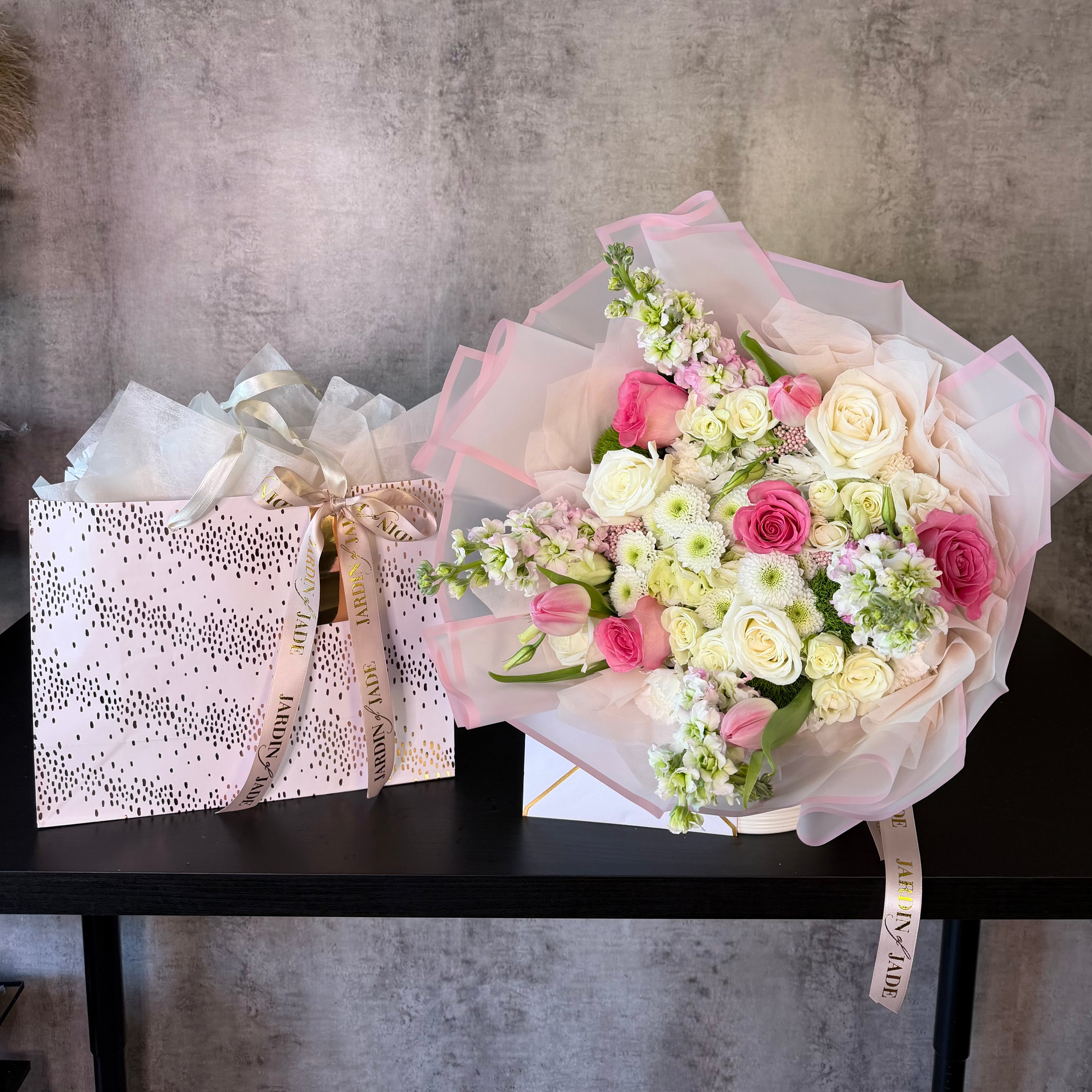 Paris Dream - Seasonal Bouquet