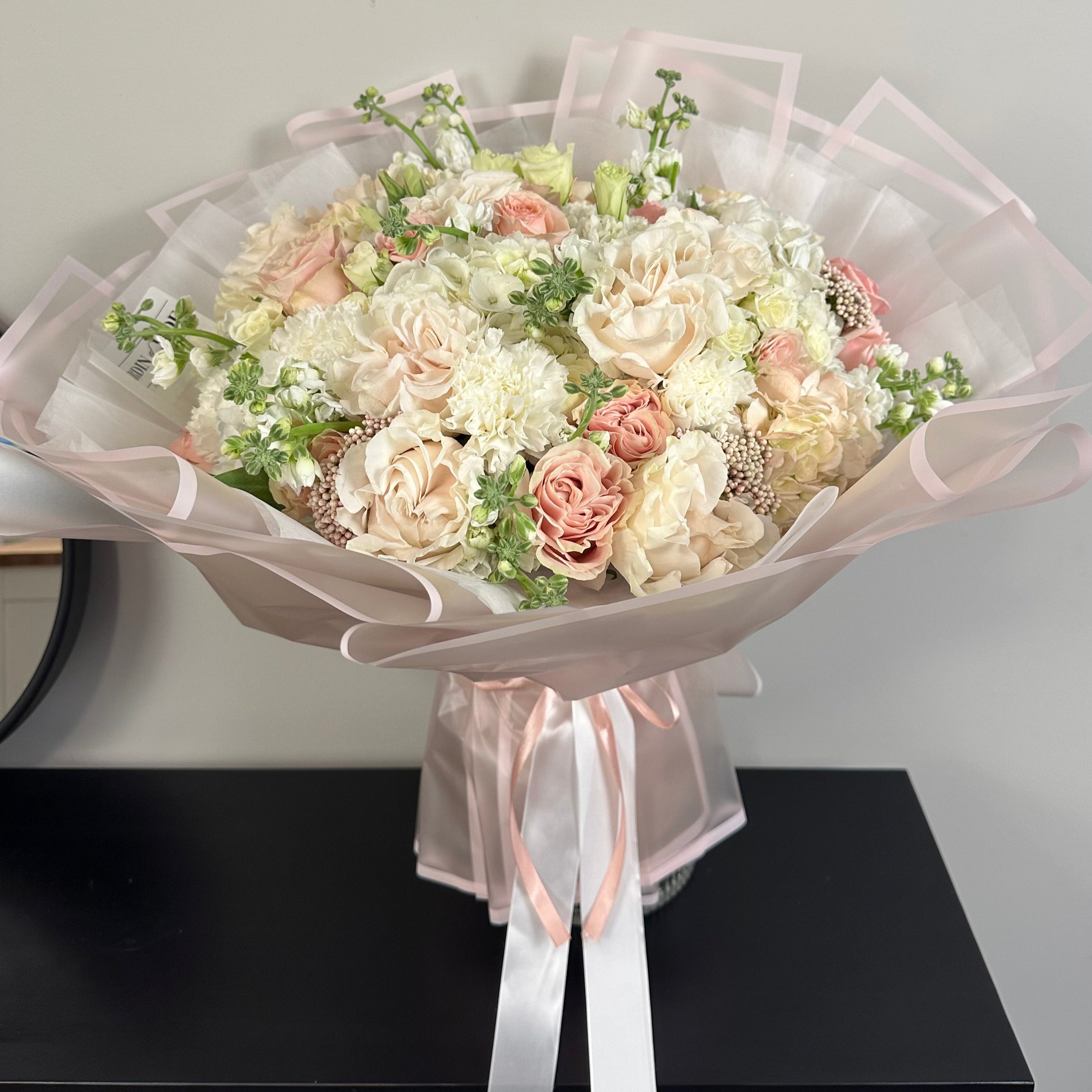 Paris Dream - Seasonal Bouquet