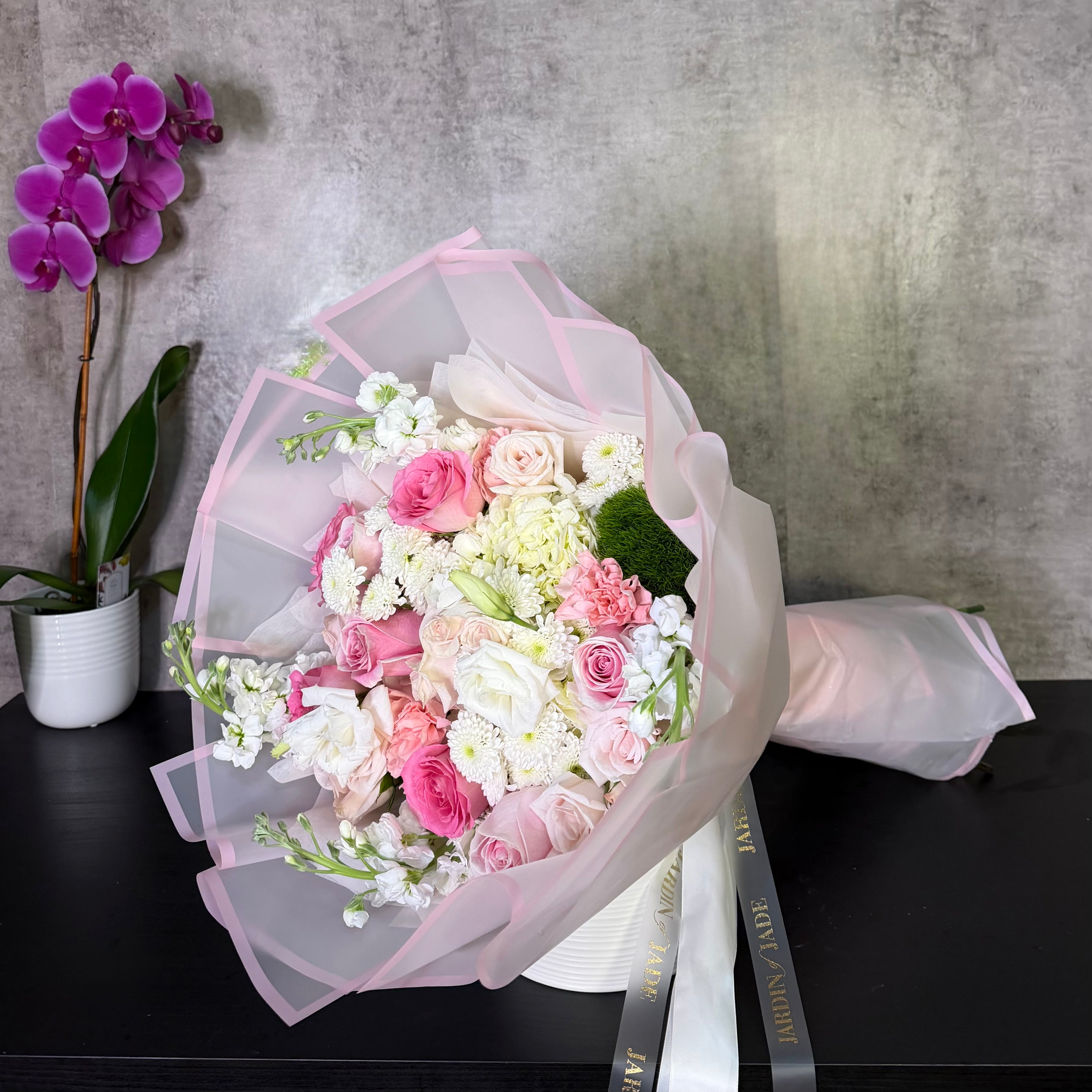 Paris Dream - Seasonal Bouquet