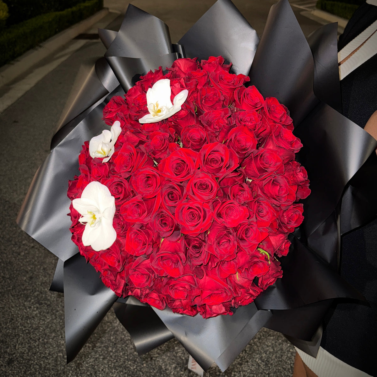 Extra Long Roses Extra Large Rose Bouquet (125-200 Roses) – Jardin of Jade: Florals & Events